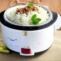 arroz cozinhando dentro fogão foto