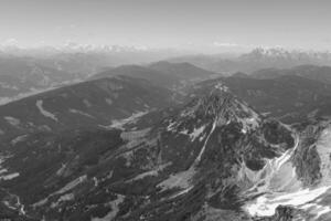 dentro a austríaco Alpes foto