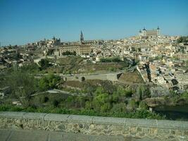 a cidade velha de toledo na espanha foto