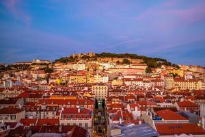 horizonte de lisboa e castelo de são george, portugal foto