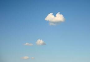 branco cumulus nuvens vôo foto