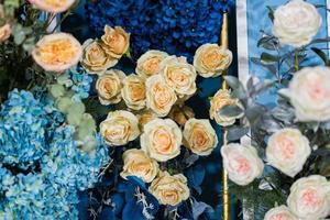 fundo de pano de fundo de casamento, decoração de flores foto