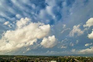 dramático nuvens sobre luton cidade do Inglaterra ótimo bretanha. foto