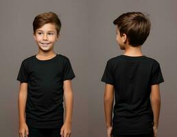 frente e costas Visualizações do uma pequeno Garoto vestindo uma Preto camiseta. ai gerado foto
