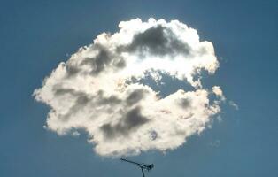 dramático nuvens e céu sobre a luton cidade do Inglaterra Reino Unido. foto