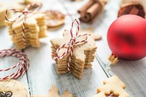 Natal biscoitos estrelas Como Natal decorações - fechar acima foto