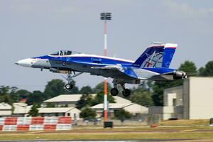 real canadense ar força cf-18 vespa 188776 lutador jato exibição às riat real internacional ar tatuagem 2018 airshow foto