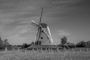 moinho de vento na holanda foto