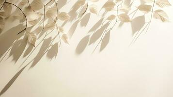 minimalista conceito fotografia para blogging apresentando bege monocromático pano de fundo ou protetor de tela com abstrato natural folha sombras em uma branco muro. silhueta conceito foto