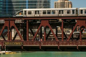 trem dentro centro da cidade Chicago Chicago foto