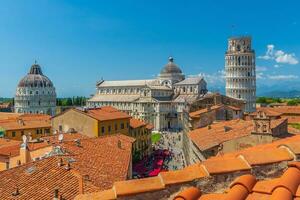 a famoso inclinado torre dentro pisa, Itália foto