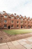 bela arquitetura st. John's College em Cambridge foto