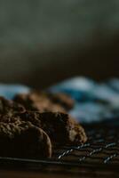caseiro biscoitos fresco a partir de a forno. Visão do fresco e feito à mão biscoitos. foto