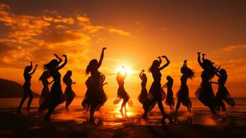 mulher equipe dentro de praia dançando silhueta em Sol fundo generativo ai foto
