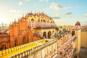 hawa mahal, também conhecido como palácio dos ventos em jaipur, índia foto