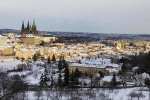 cidade de praga com castelo gótico, república checa foto