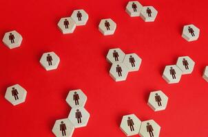 hexagonal figuras do pessoas. contratação Novo empregados e recrutamento funcionários. pessoal gerenciamento. humano recursos. encontrar candidato para a aberto Função trabalho. sociedade e social grupos. público relações foto