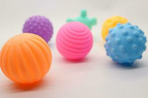 coleção do pequeno borracha bola brinquedos do vários cores foto