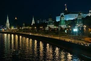 Moscou kremlin às noite. foto