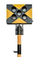 pilar sinal Cruz Preto e amarelo dentro estrada de ferro foto