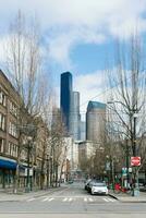 Seattle, Washington, EUA. marcha 2020. estrada para centro da cidade dentro Primavera foto