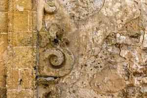 parede barroca em erice, trapani, sicília, itália foto