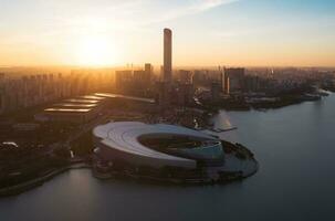 nascer do sol com cbd edifícios de Jinji lago dentro suzhou, China. foto