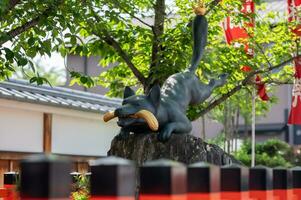 a santuário do a mil torii portões. Fushimi Inari santuário. isto é famoso para Está milhares do vermelhão torii portões. Japão foto