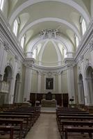 acquasparta, itália 2020- interior da catedral de santa cecília na cidade de acquasparta