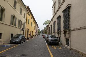 acquasparta, itália 2020- corso dei lincei no centro da cidade de acquasparta foto