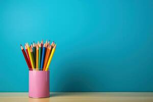 uma brilhantemente colori lápis caso cercado de escola suprimentos fundo com esvaziar espaço para texto foto