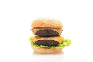 hambúrguer ou hambúrguer de carne com queijo isolado no fundo branco foto