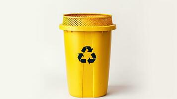 uma amarelo reciclar bin com reciclar símbolo isolado em branco fundo. generativo ai foto