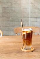 café expresso com suco de coco em cafeteria