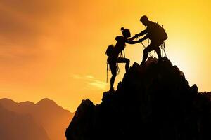 trabalho em equipe casal escalada ajudando em topo do penhasco às pôr do sol , generativo ai foto