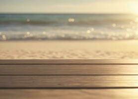 de madeira mesa com borrão de praia fundo. borrado pôr do sol luz fundo foto