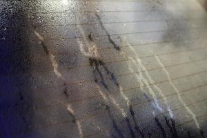 detalhe de pingos de chuva de vidro