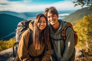 ásia gen z casal caminhada dentro a montanhas ai gerado ai gerado foto