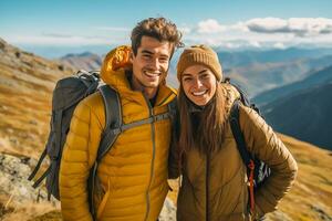 gen z casal caminhada dentro a montanhas ai gerado foto