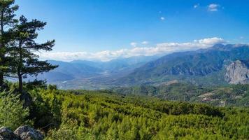 montanhas do sul da Turquia foto