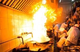 fogo queimar cozinhando foto