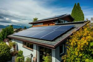 solar fotovoltaico painel sistema em a teto. alternativo energia ecológico conceito. foto