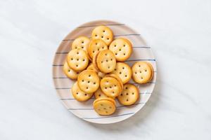 biscoito de coco com geleia de abacaxi foto