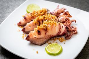 lula frita com alho - estilo frutos do mar foto