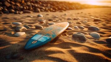 uma prancha de surfe em areia às a de praia foto