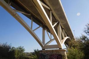 ponte moderna, uma obra de engenharia foto