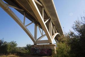 ponte moderna, uma obra de engenharia foto