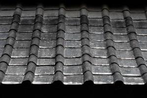 textura de telhado chinês antigo em declive foto