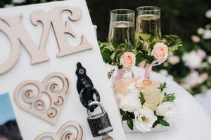 taças de casamento para vinho e champanhe foto