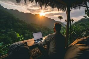 traseiro Visão do homem trabalhador autonomo fazendo controlo remoto teletrabalho através da computador aplicativo às pôr do sol ou nascer do sol dentro cafeteria durante Férias. trabalhos a partir de em qualquer lugar, tecnologia e estilo de vida conceito. generativo ai, ilustração foto